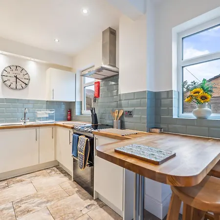 3 Bedroom - Sleeps 6 - Free Parking - Apartmán York