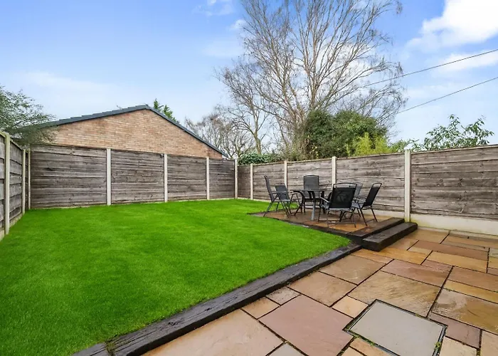 3 Bedroom - Sleeps 6 - Free Parking - Lägenhet