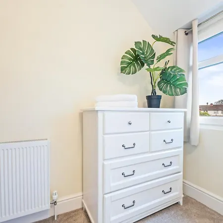 3 Bedroom - Sleeps 6 - Free Parking - 公寓