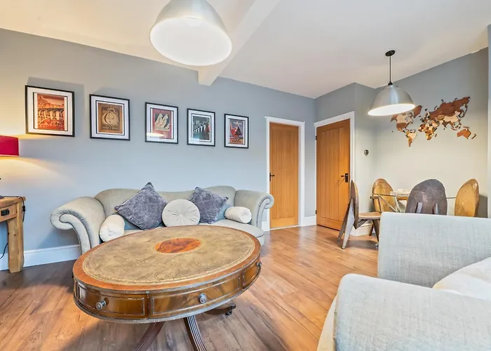 3 Bedroom - Sleeps 6 - Free Parking - Apartament *