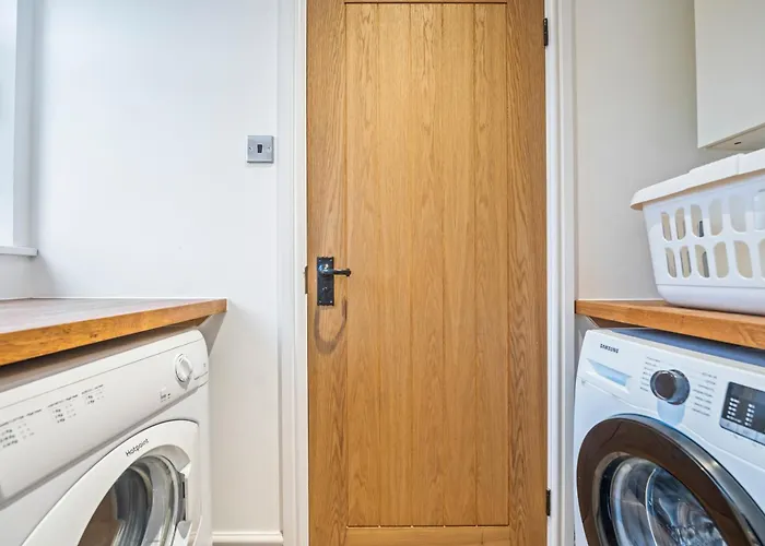 3 Bedroom - Sleeps 6 - Free Parking - Apartament York