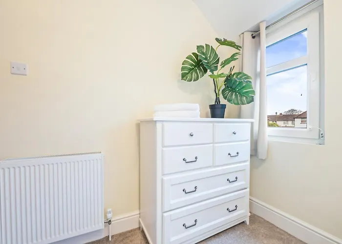 3 Bedroom - Sleeps 6 - Free Parking - Apartament