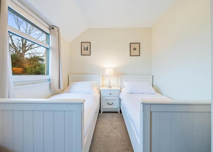 Apartament 3 Bedroom - Sleeps 6 - Free Parking - *