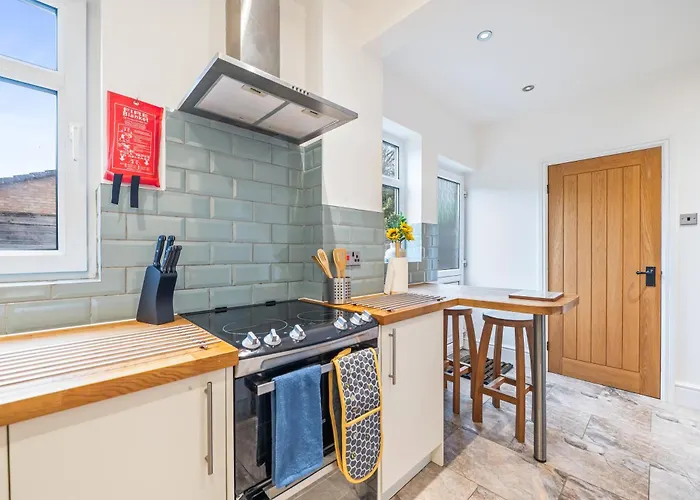 Apartament 3 Bedroom - Sleeps 6 - Free Parking - *